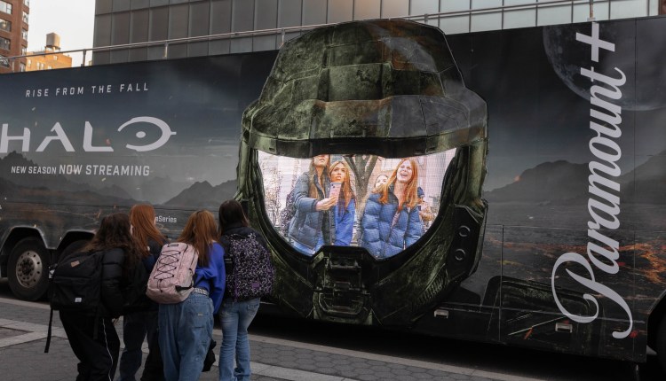 Double Decker Halo - Vector Media