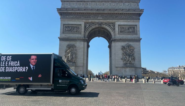 Paris Arc de Triomph LED Truck Media